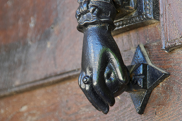 Casa rural El Susurro. Detalle de la puerta. ¡Bienvenidos!